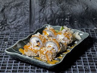 Темпура з креветками та соусом манго-чилі