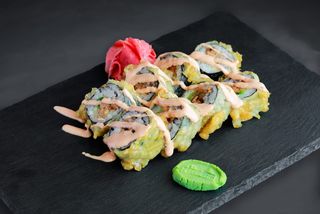 Темпура рол з лососем теріякі (240г)