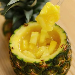 Ananas con salsa di agrumi