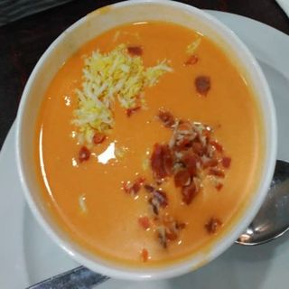 Salmorejo Cordobés Con Huevo Duro Y Virutas De Jamón