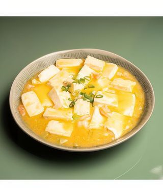 Tofu Y Gambas Con Salsa De Yema - 金沙虾仁豆腐