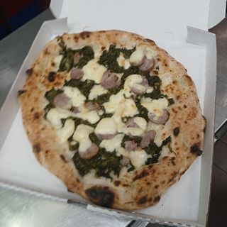 Salsiccia, friarielli e provola