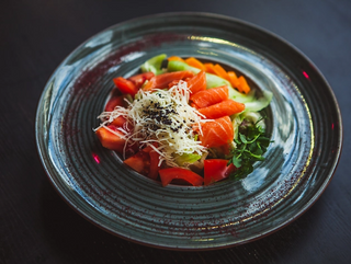 Салат з лососем (150г)