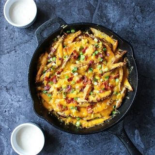 Patatas Caseras Con Salsa Cheddar Y Bacon