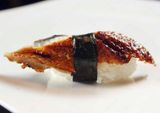 38. Nigiri de anguila (2 pzs.)