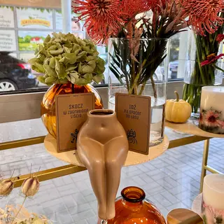 Wazon ceramiczny kobieta 