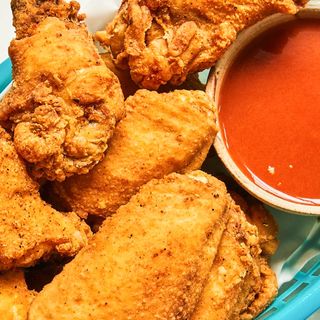 Chicken wings & chips