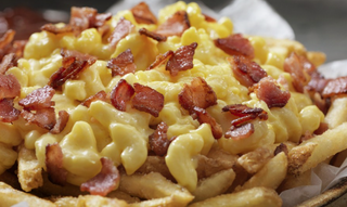 Patate fritte con cheddar e bacon porzione grande