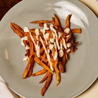 French fries de boniato con mayonesa de mostaza antigua