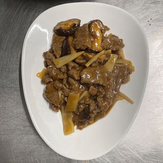 H2. Vitello con bambù e funghi
