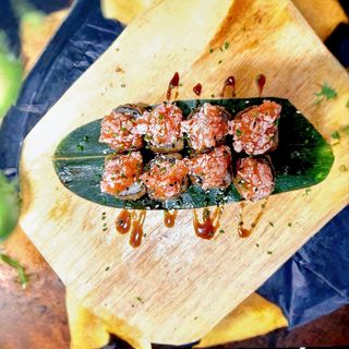 Salmao chopped hot roll 8 pcs