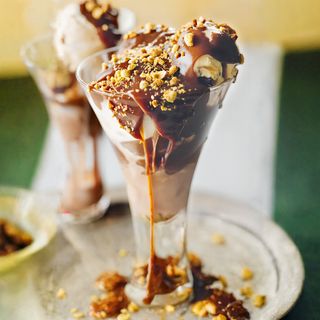 Choco nut sundae
