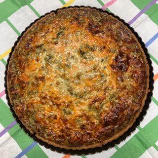 Quiche de espinacas y queso feta porción