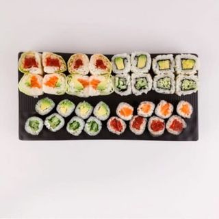 Box 15   Maki variado   32p