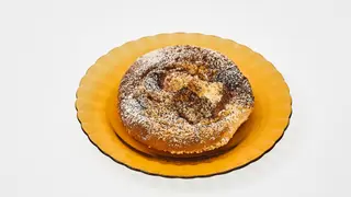 Drożdżówka ze śliwką