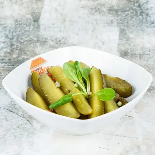 Salată de castraveți murați