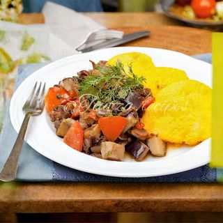 Tocanita de legume cu mamaliguta