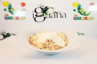 ENSALADA COL QUESO POLLO