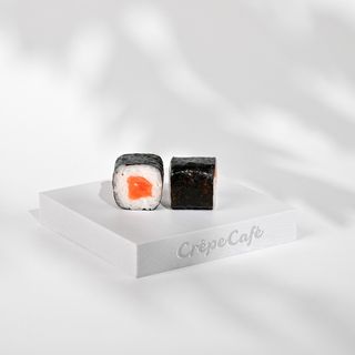 Классический ролл с лососем