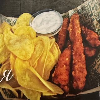 Панирано бон филе с картофен чипс (250г)