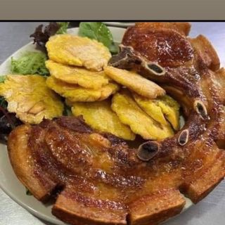 Chicharrones Con Fritos