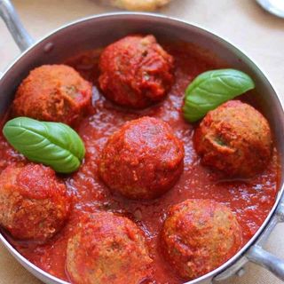 Polpettine al ragù di nonna teresa con scamorza affumicata