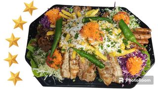 Meniul  cu piept de pui + o apa plata din partea casei