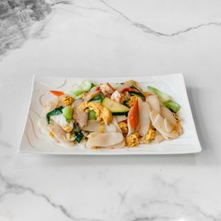 Gnocchi di riso con frutti di mare 海鲜炒年糕