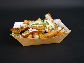 Cartofi prajiti cu parmezan si usturoi