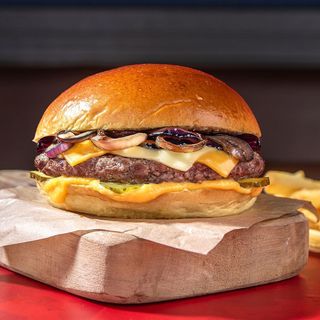 Beer & Cheese Burger