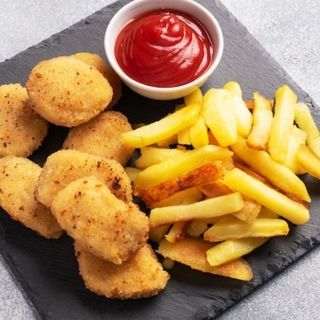 NUGGETS CON PATATAS