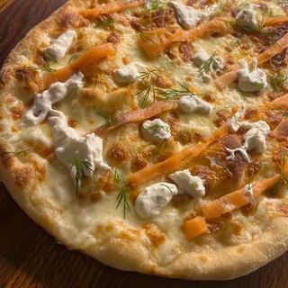 Pizza De Salmón (28 Cm.)