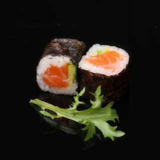 91. Maki de salmon con aguacate (8uds)