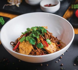 Тауық еті қосылған соба кеспесі/Удон соба с курицей 