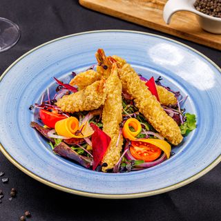 SALATA MEDITERANEANA CU CREVETI