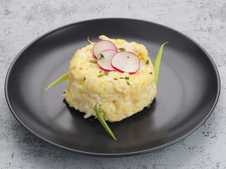 Sałatka z serem i czosnkiem Єврейський салат (180g)