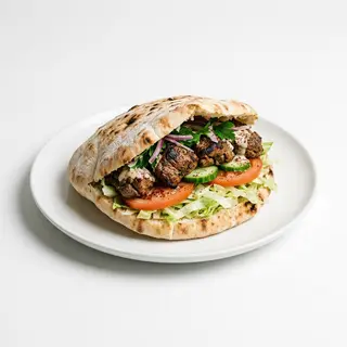 Pita jagnięcina z warzywami
