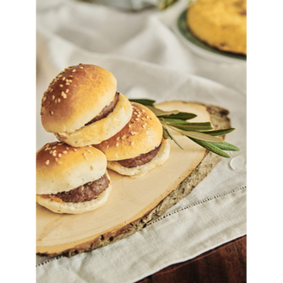 Mini burguer con cebolla caramelizada y mayonesa japonesa (calentar en el micro) (10 unidades)