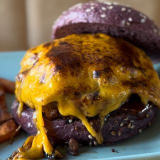 Burger Maya 100% VEGANA (Mejor Cheeseburger de España)