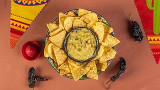 გუაკამოლე ნაჩოსით