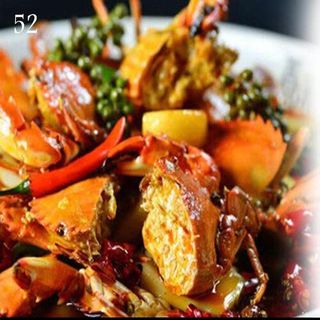 Cangrejo con pasta de arroz frito en salsa de soja