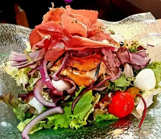 Ensalada Caprese Con Burrata