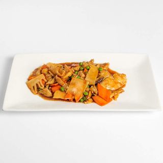 41. Piletina s bambusom i kineskim gljivama, riža