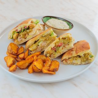 Curry piletina sendvič