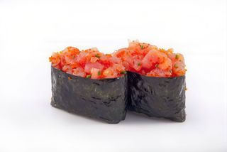 124. Gunkan spicy tuna