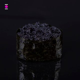 Գունկան թրչող ձկան սև ձկնկիթով