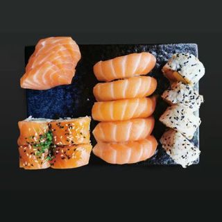 Bandeja 5 (Variado De Salmón 16 Pzs.)