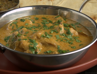 Plato curry principal de pollo a la mantequilla