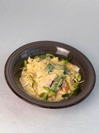 Паста з лососем та шпинатом