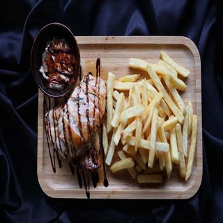 ქათმის სტეიკი (ფრის გარნირი)